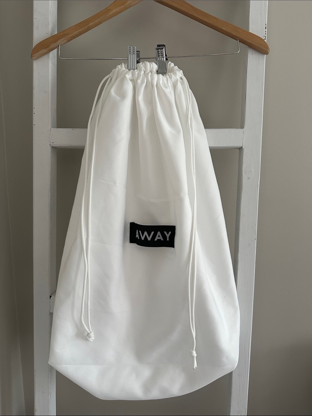 Away Drawstring Dust Bag - Picture 3 of 8
